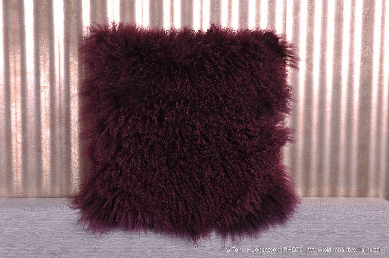 Lambskin pillow, purpur