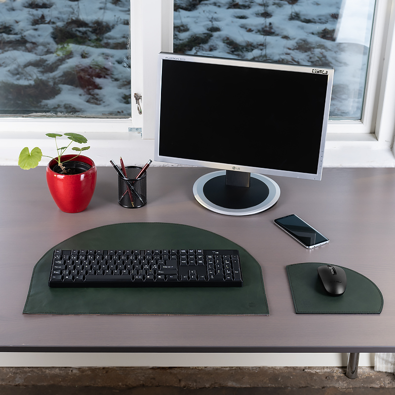 Leather desk pad Crescent
